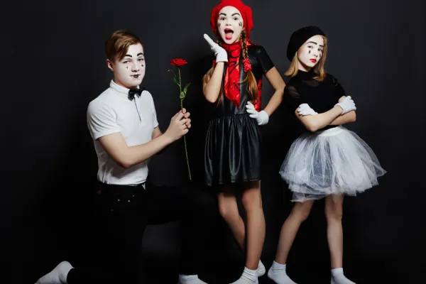 15 18 Yas Yaratici Drama Kursu